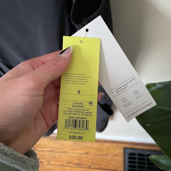 Athletic dress with pockets - Picture 2 of 3